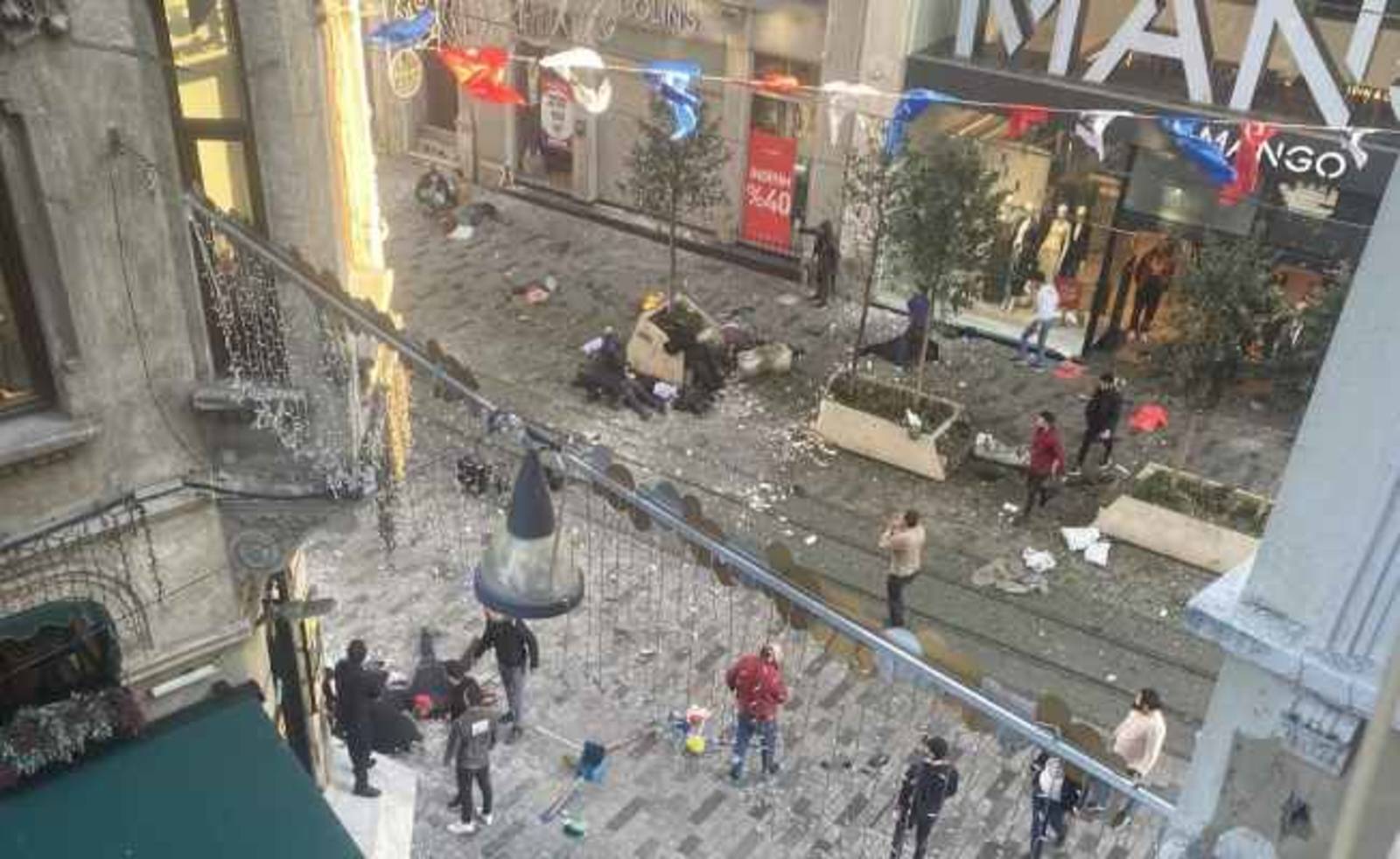 والي إسطنبول: 4 قتلى و38 جريحا جراء الإنفجار في مدينة تقسيم
