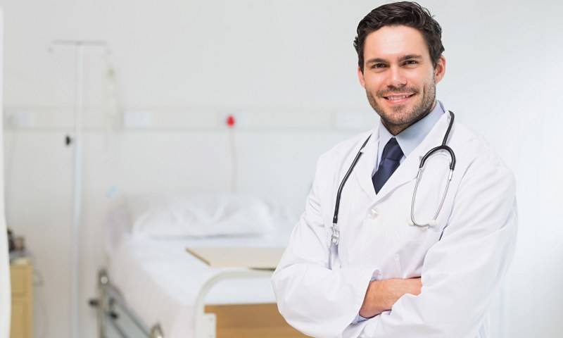 مرض نادر غير حياته... اليكم قصته كاملة