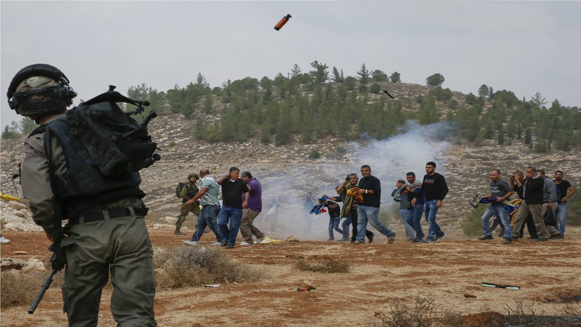 إصابات بين الفلسطينيين جراء قمع قوات الإحتلال مسيرات في الضفة الغربية