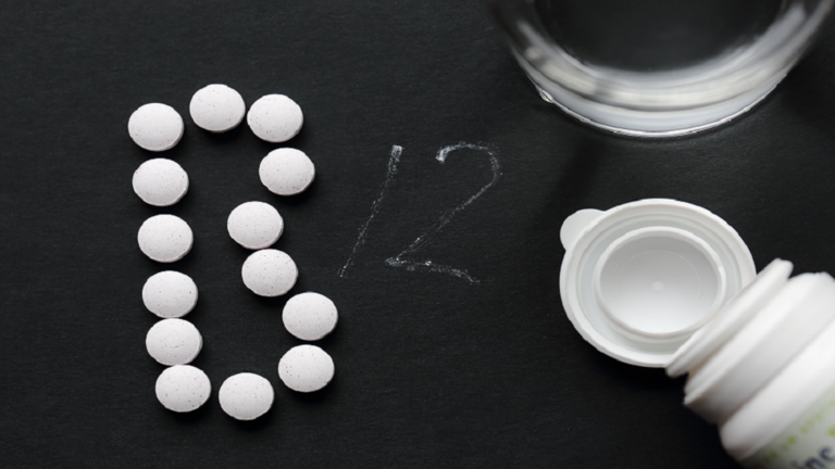 "نقص فيتامين B12"!.. تدهور صحة امرأة "تدهورا شديدا" بعد هجمة أعراض قوية!