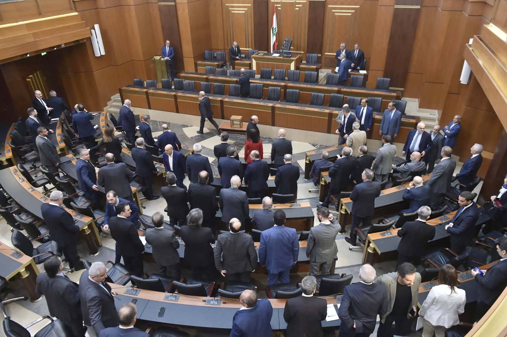نمط جديد في الجلسات المقبلة... واستياء من 