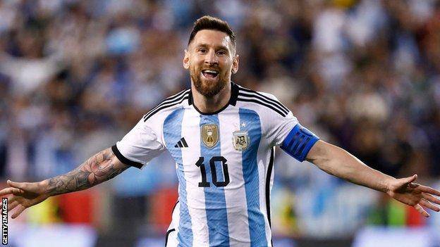 مونديال قطر: ميسي حذر بشأن حظوظ منتخب الأرجنتين