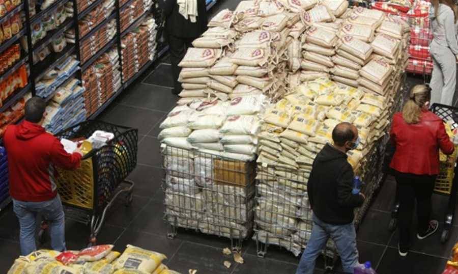 تحذير من اهتزاز الأمن الغذائي ...
بحصلي:لاصدار لوائح السلع المعفاة من الجمارك