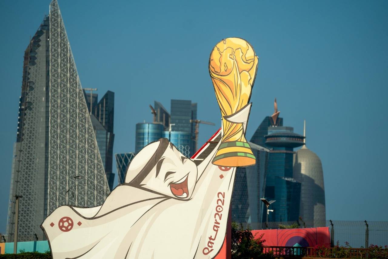 كأس العالم 2022: قطر بين تسهيلات لذوي الإعاقة ومطالبة بتعويض للعمال.. و"تعويذة" عربية للمرة الأولى