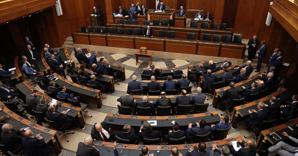 جلسة انتخاب الرئيس: رصيد معوض توقف... والورقة البيضاء تنتظر التوافق
بري للجميل: "النصاب الدائم الثلثان وأنا قابل شو بيقول بيّك... وصفير حسمها"