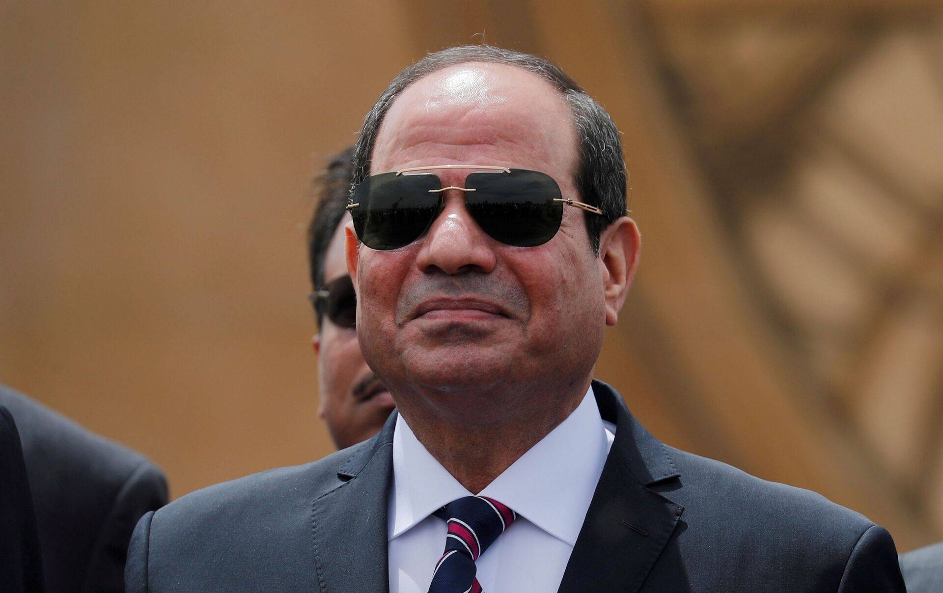 السيسي يتوجه إلى قطر لحضور حفل افتتاح كأس العالم