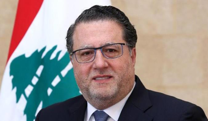 ما سر الزيارات المتكررة لرئيس الهيئات الاقتصادية لمقر الاتحاد العمالي ؟
لجنة المؤشر تؤجل اجتماعها الى الخميس المقبل للاتفاق على صيغة مقبولة
استمرار الخلاف على معالجة الامور المعيشية والبحث عن دور للدولة