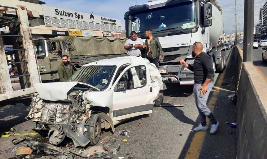 بالصور: حادث سير "مروّع" على طريق الزلقا