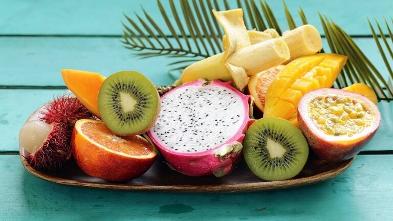 خبيرة تحذر من خطورة تناول الفاكهة الاستوائية في فصل الشتاء