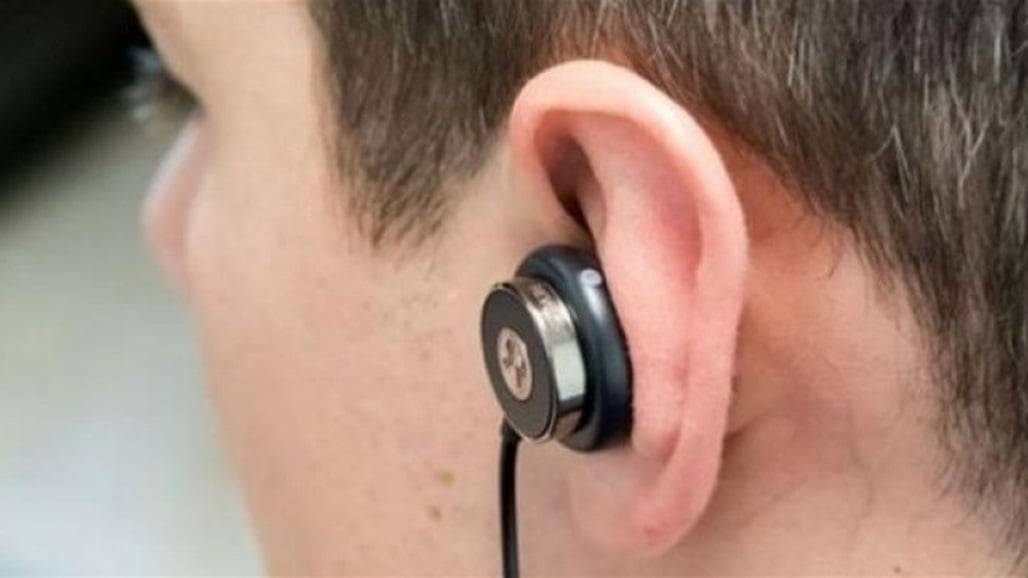 ابتكار قاتل..سماعة رأس تفتك مستخدميها