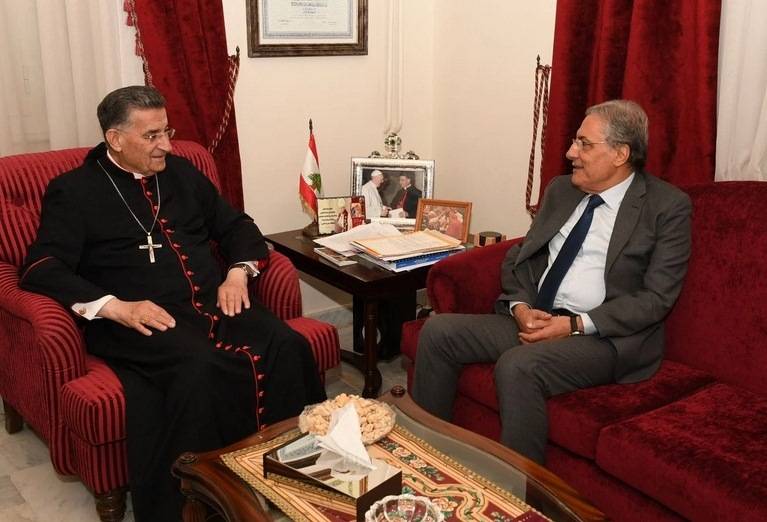 وزير العدل حول 