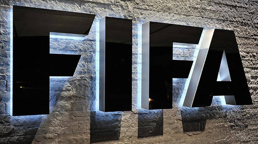 شعارات سياسية في غرفة ملابس صربيا.. الفيفا يحقق!