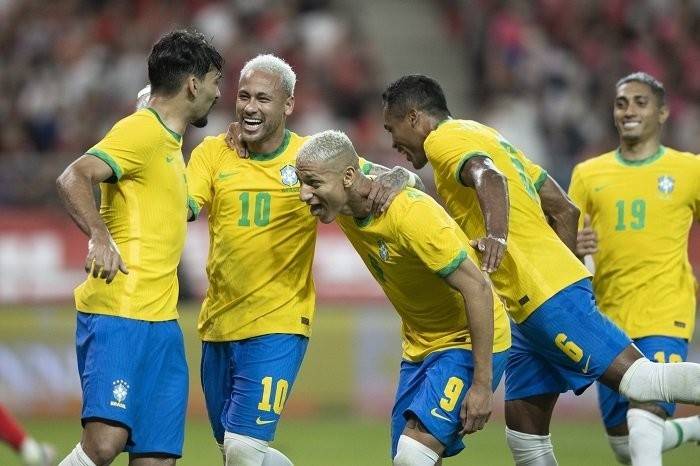 بداية قوية للبرازيل في مباراتها الأولى مع صربيا