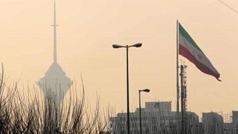 بسبب ارتفاع مستوى تلوث الهواء.. طهران تغلق أبوابها مدارسها