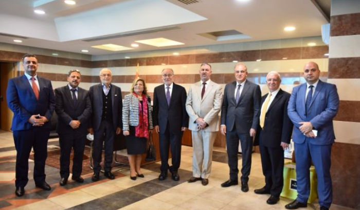 الحلبي: الوزارة تبذل أقصى جهودها بالإمكانات المتاحة
عطيّة: لا نتّهم جامعات لبنان بمنح شهادات مزوّرة