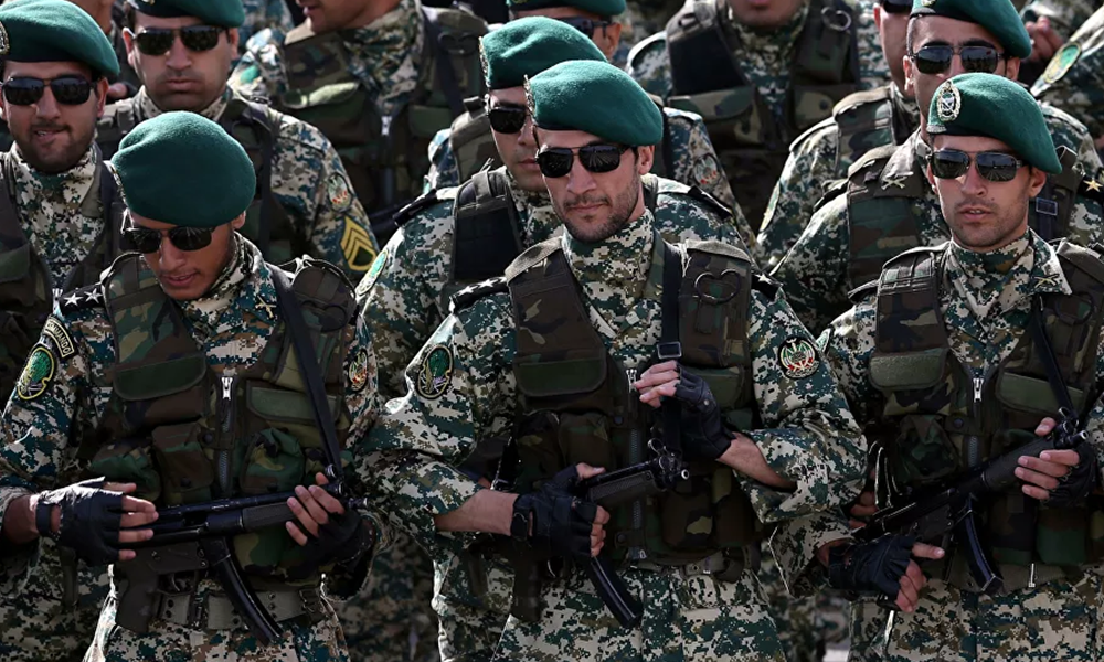 الحرس الثوري الإيراني يرسل تعزيزات إلى المحافظات الحدودية في غرب وشمال غرب البلاد