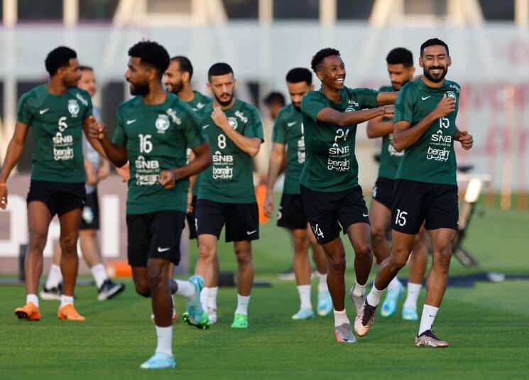 بعد هزيمتهم عملاق الأرجنتين ... هذه مكافأة بن سلمان للاعبي المنتخب