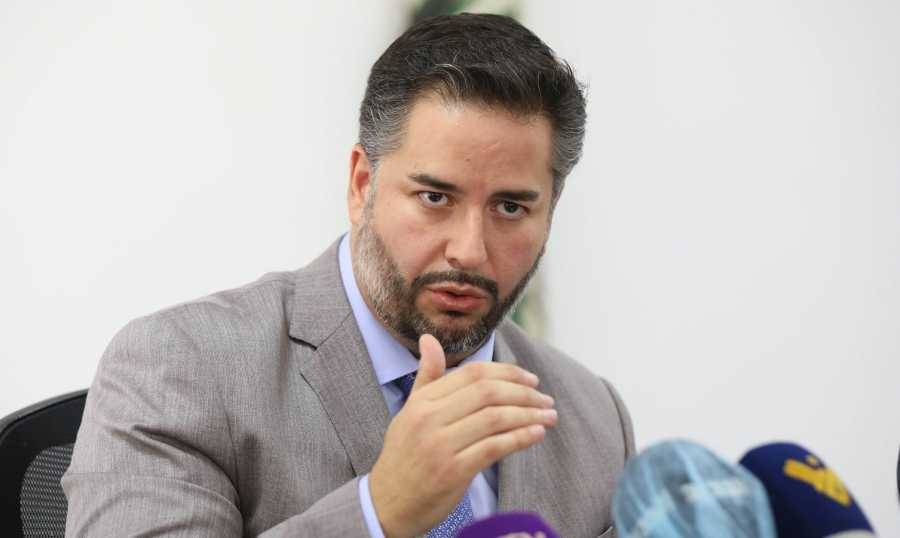 رئيس نقابة قطاع الغاز بحث مع سلام مشاكل القطاع