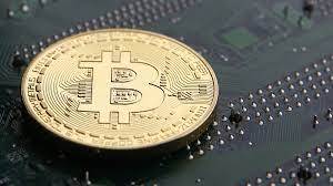 بعد الكارثة التي حلّت بسوق العملات الرقميّة... هل تبدأ البيتكوين عملية التحوّل قريباً؟