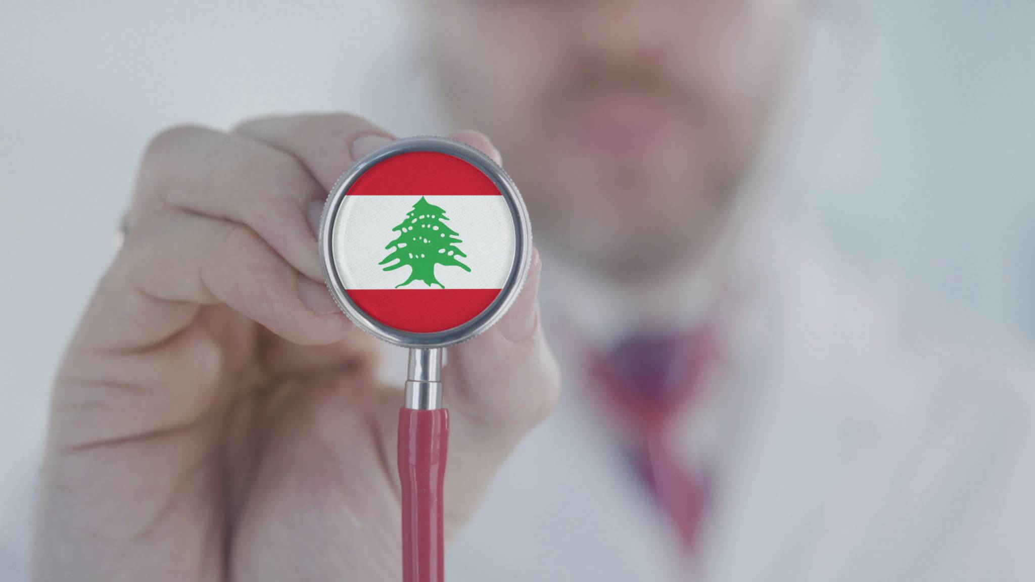 شظايا الأزمة الاقتصاديّة تدفع باللبنانيين الى اعتزال المستشفيات والنزوح باتجاه المستوصفات
عراجي لـ "الديار": القطاع الصحي في انهيار شبه تام.. ويحتاج الى إعادة هيكلة