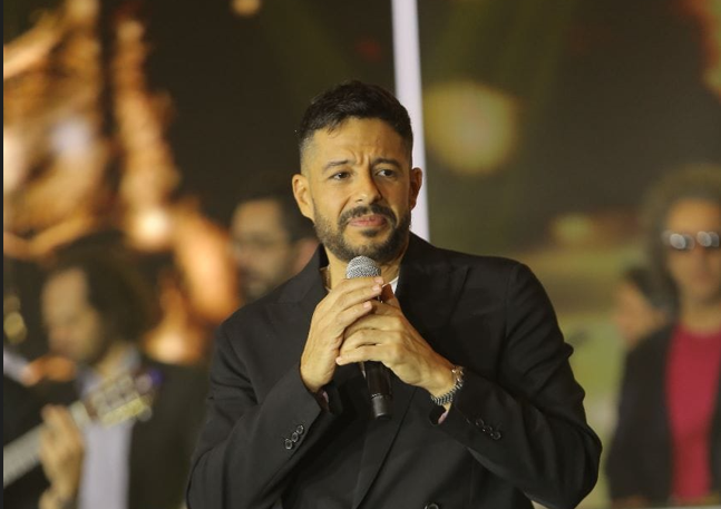 محمد حماقي يشعل أجواء الاجواء بحضور ريا ابي راشد ورنا سماحة وأحمد زكريا وعدد من نجوم المجتمع