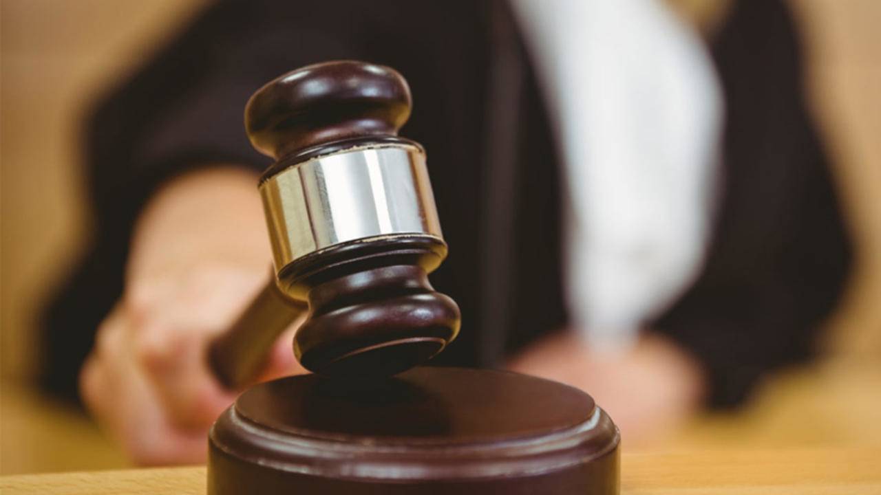 كيف علّقت إبنة رئيس عربي سابق على الحكم بسجنه مدى الحياة؟