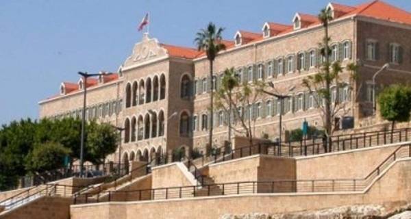 وزير آخر لن يشارك في جلسة الإثنين