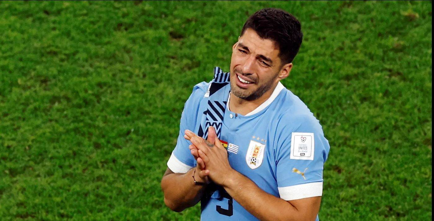 سواريز يبكي بحرقة بعد فشل الأوروغواي في التأهل