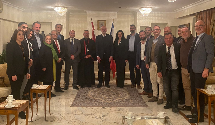 مولوي أمام وفد الجالية في مرسيليا:
العبث بالأمن ممنوع