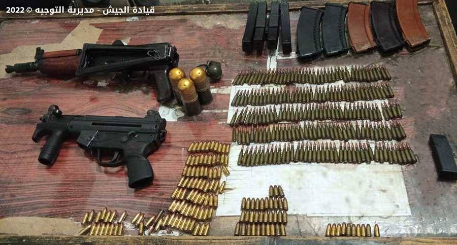 دهم منزل مطلوب وضبط سلاحين
وكميّة من الذخيرة في وادي الزينة
