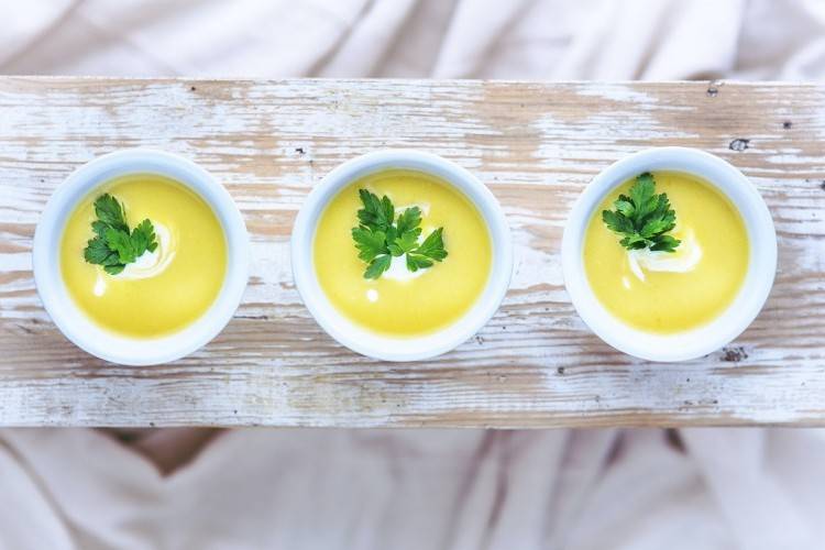 طريقة عمل شوربة البطاطا بالكريمة والجبنة