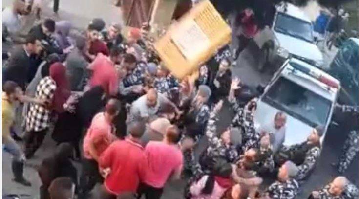 توتر في المنصوري بين الأهالي وقوى الأمن ...إليكم السبب!