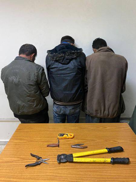 سرقوا كابلات كهربائية منها عائدة لشبكة أوجيرو ووقعوا في قبضة قوى الأمن