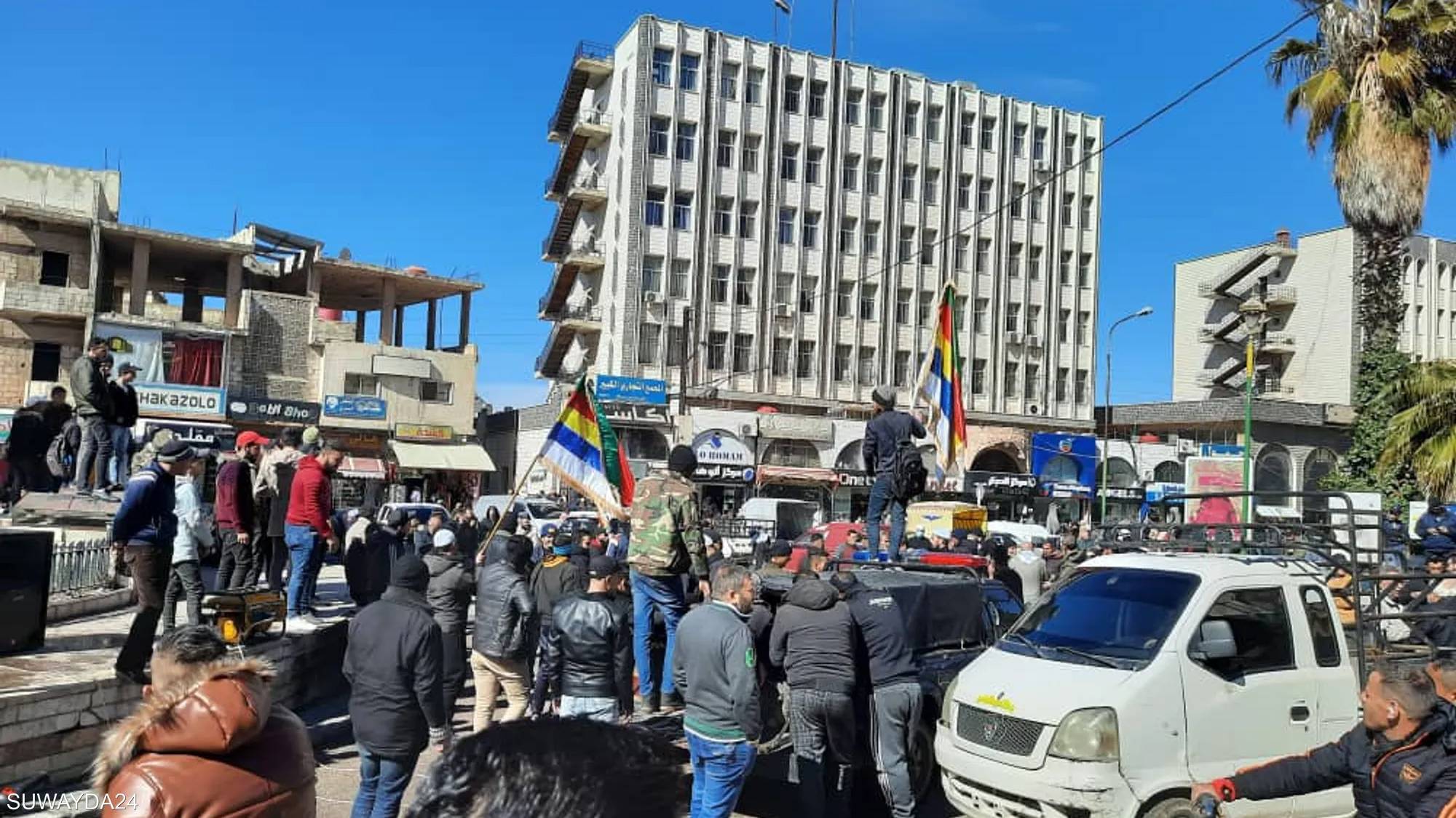 سوريا: مقتل مُحتجّ وشرطي خلال «أحداث السويداء»
«الداخليّة»: سنتخذ الإجراءات القانونيّة بحق كلّ من يعبث بالإستقرار
