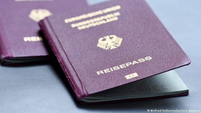 برلين تضع خططا لتسهيل تجنيس المهاجرين