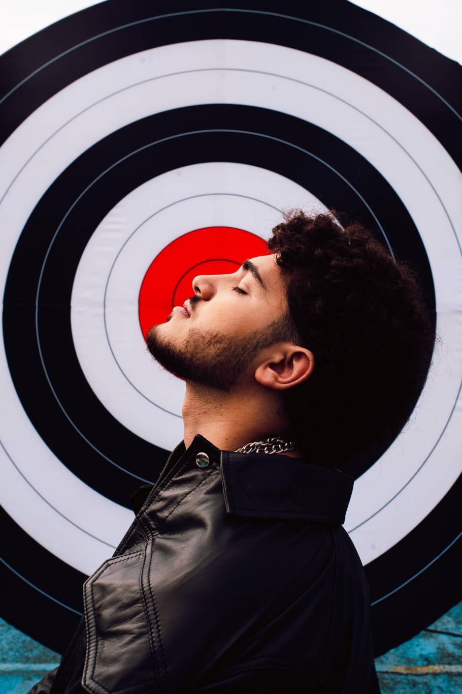 نجم البوب الأردنيّ عصام النجّار يُطلق 