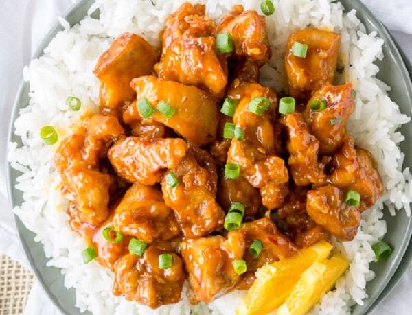 اليكم طريقة تحضير الدجاج المشوي مع الأرز بالبرتقال
