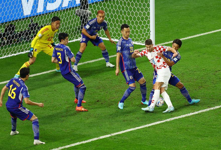مونديال 2022 : تأهل صعب لكرواتيا بعد مباراة ماراثونية وسهل للبرازيل على حساب كوريا الجنوبية
اليوم : المغرب يواجه اسبانيا (الساعة 17.00) والبرتغال تلتقي سويسرا (الساعة 21.00)