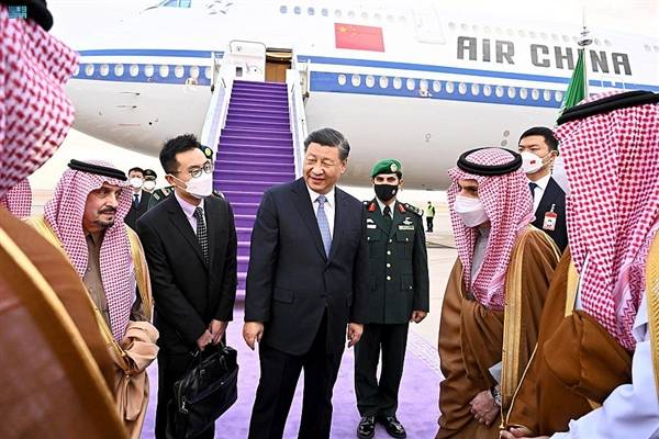 الرئيس الصيني يصل إلى السعودية
