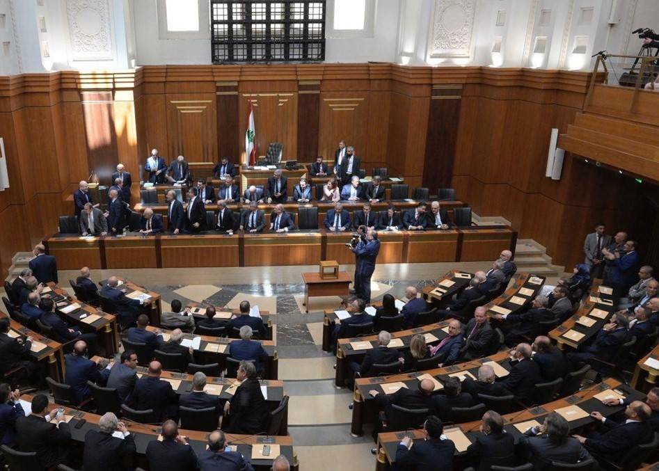 الجلسة التاسعة لانتخاب رئيس جديد للجمهورية: التعادل سيد الموقف بين معوض والورقة البيضاء