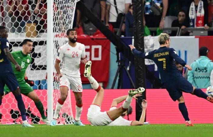 الفيفا يرفض شكوى فرنسا حول هدف غريزمان أمام تونس
