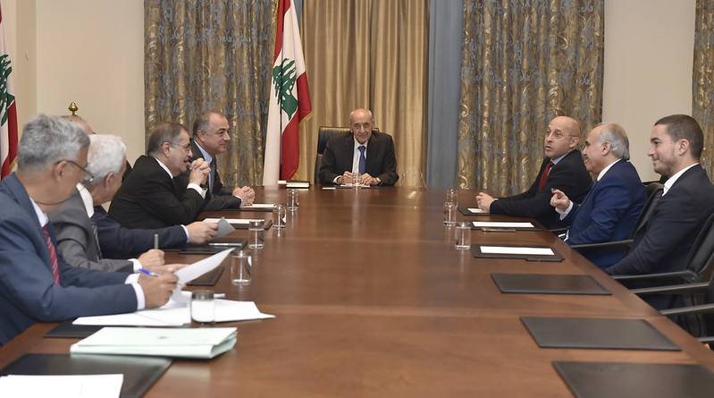 لقاءات ومشاورات لبري تجنباً للأسوأ... وهذا ما يجري