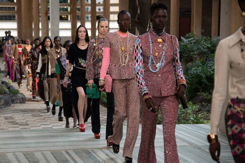 مسرح عروض Chanel.. اختيار لافت