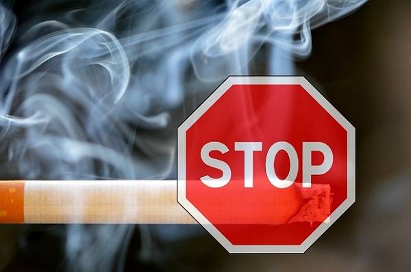 لمكافحة التدخين..دولة تفرض قوانين صارمة