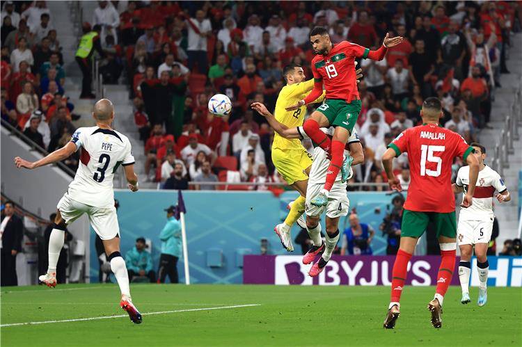 كم بلغت قفزة المغربي النصيري في هدفه الشهير.. هل تفوق على رونالدو؟