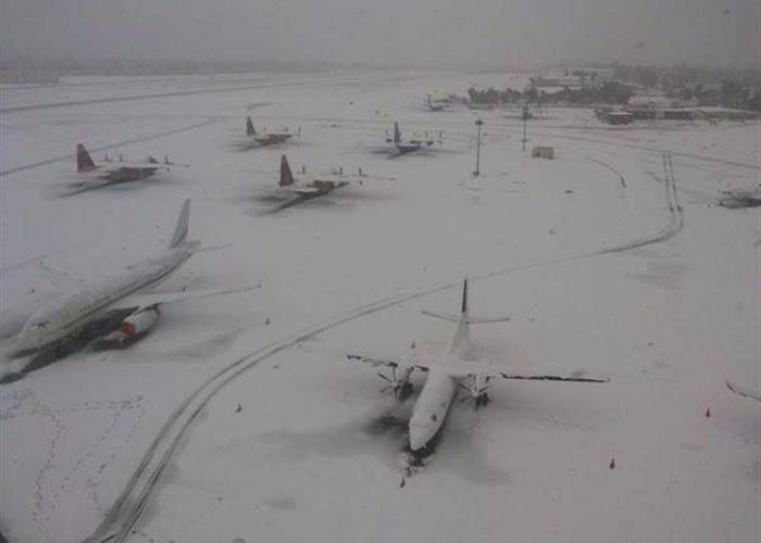 ثلوج بريطانيا تشل الحركة في المطار