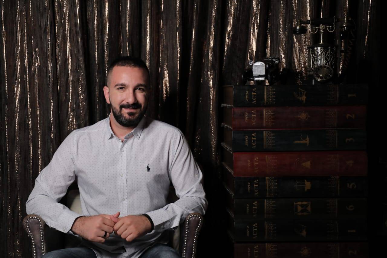 إيلي مكرزل ببرنامج جديد قريبا
