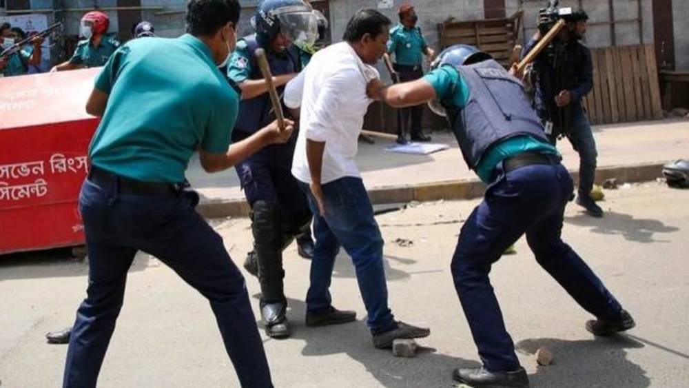 تظاهرات في بنغلاديش تدعو إلى إسقاط الحكومة