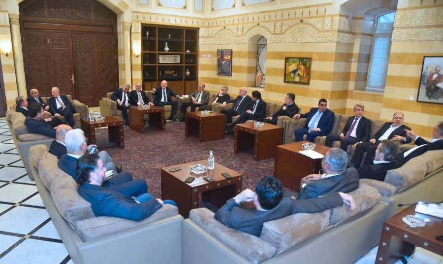 لقاء وزاري تشاوري في السراي بحضور 19 وزيراً
الحلبي: مدعوون مطلع الأسبوع المقبل
لجلسة أخرى لأن الهدف هو تسيير الأمور