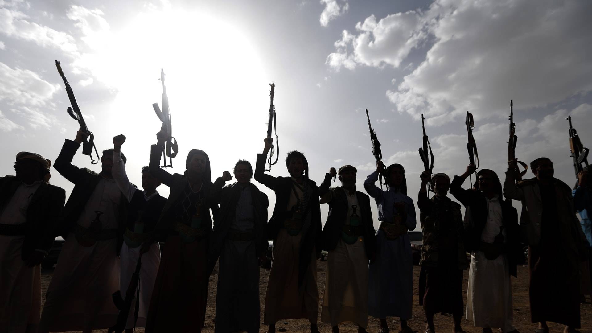 الحوثيون يهدّدون باستهداف المصالح الأميركية في المنطقة